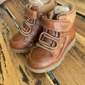 NEW Oshkosh boots size 5